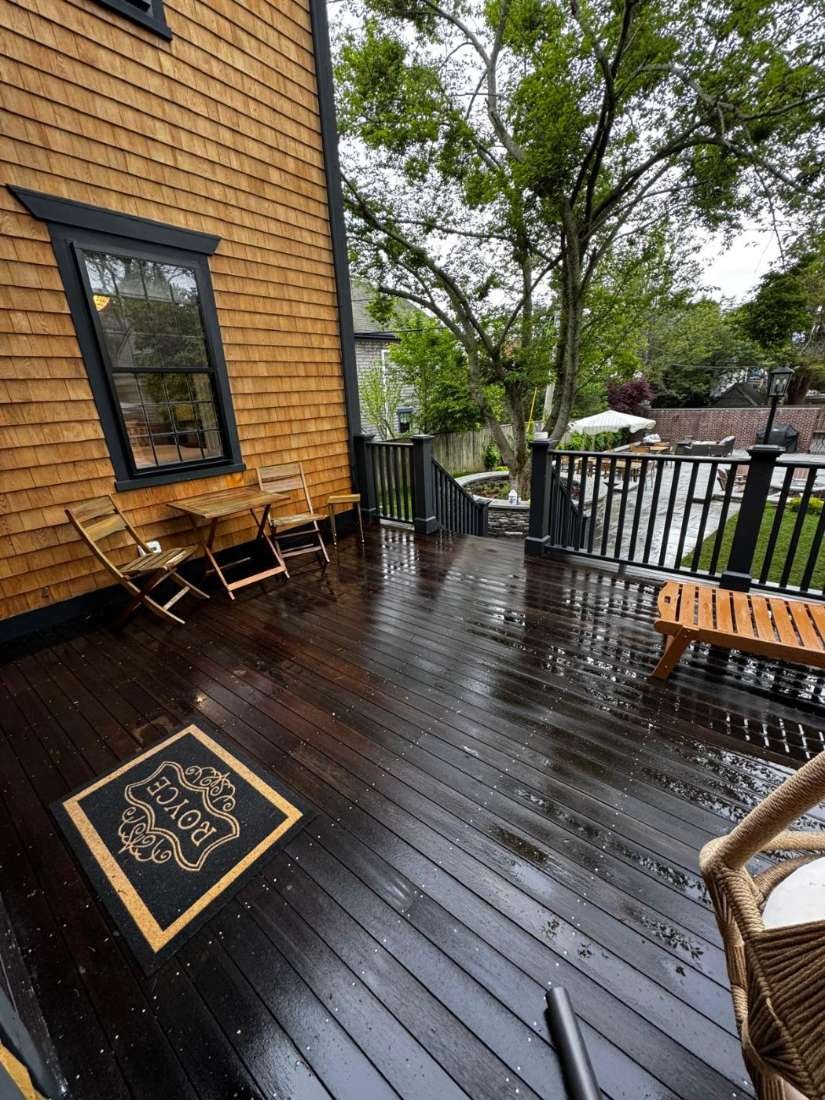 Royce Deck · Newport – Power washing and wood deck prep