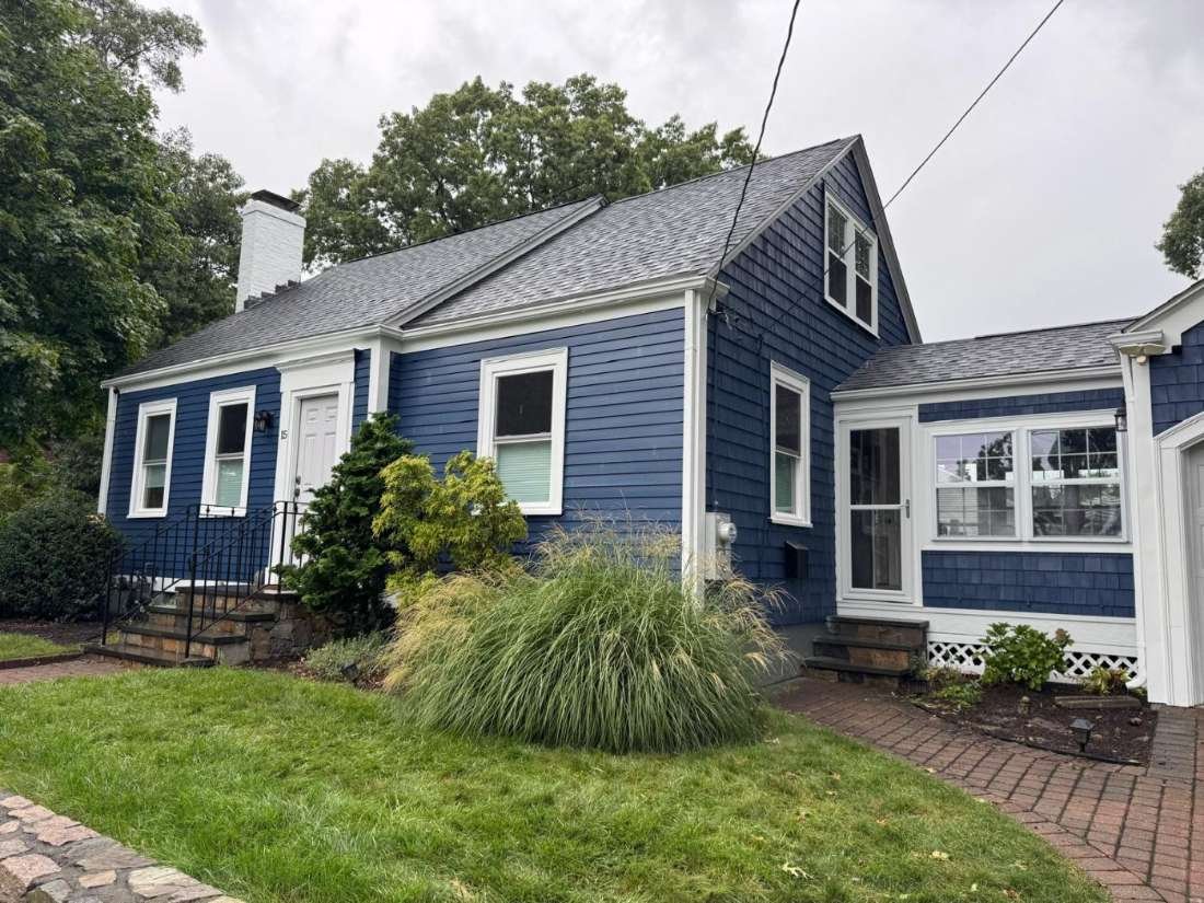 Green to Navy Home · Rhode Island – Complete exterior color change